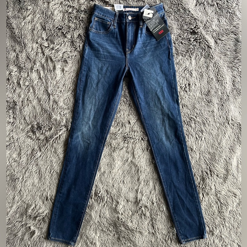 NWT Levi’s 721’s Navy Blue